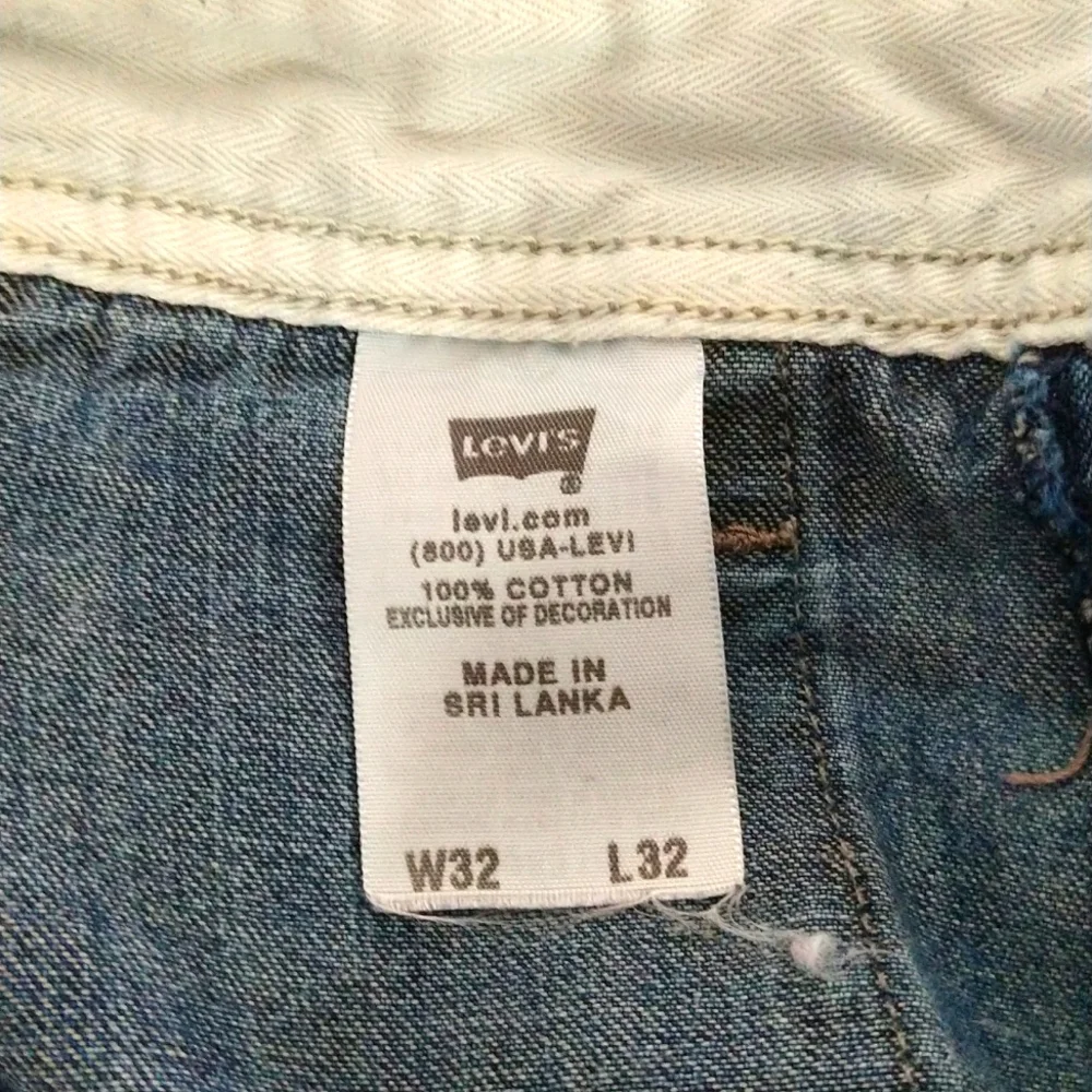 Levis - Picture 8 of 8